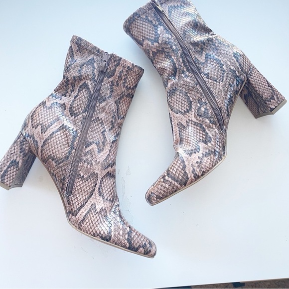 STEVE MADDEN Harli Snakeskin Faux Leather Block Heel Ankle Boots NEW 90’s - Picture 5 of 10